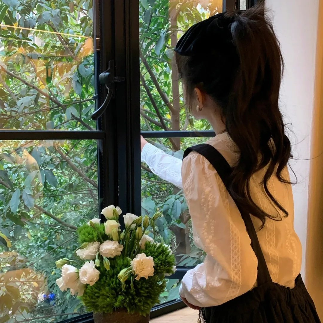 冰山美女反派我抱走咯